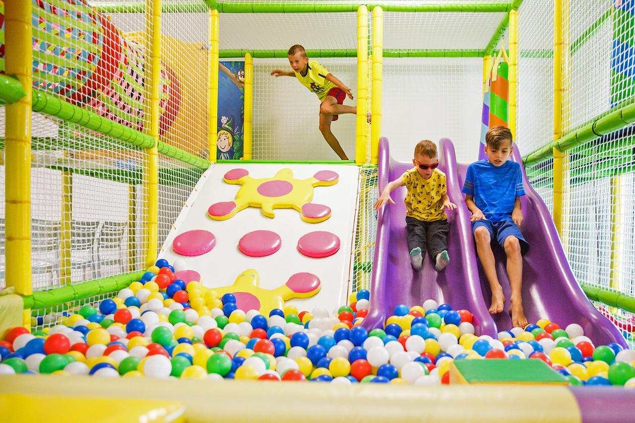 Holiday Park & Resort Нехоже Экстерьер фото