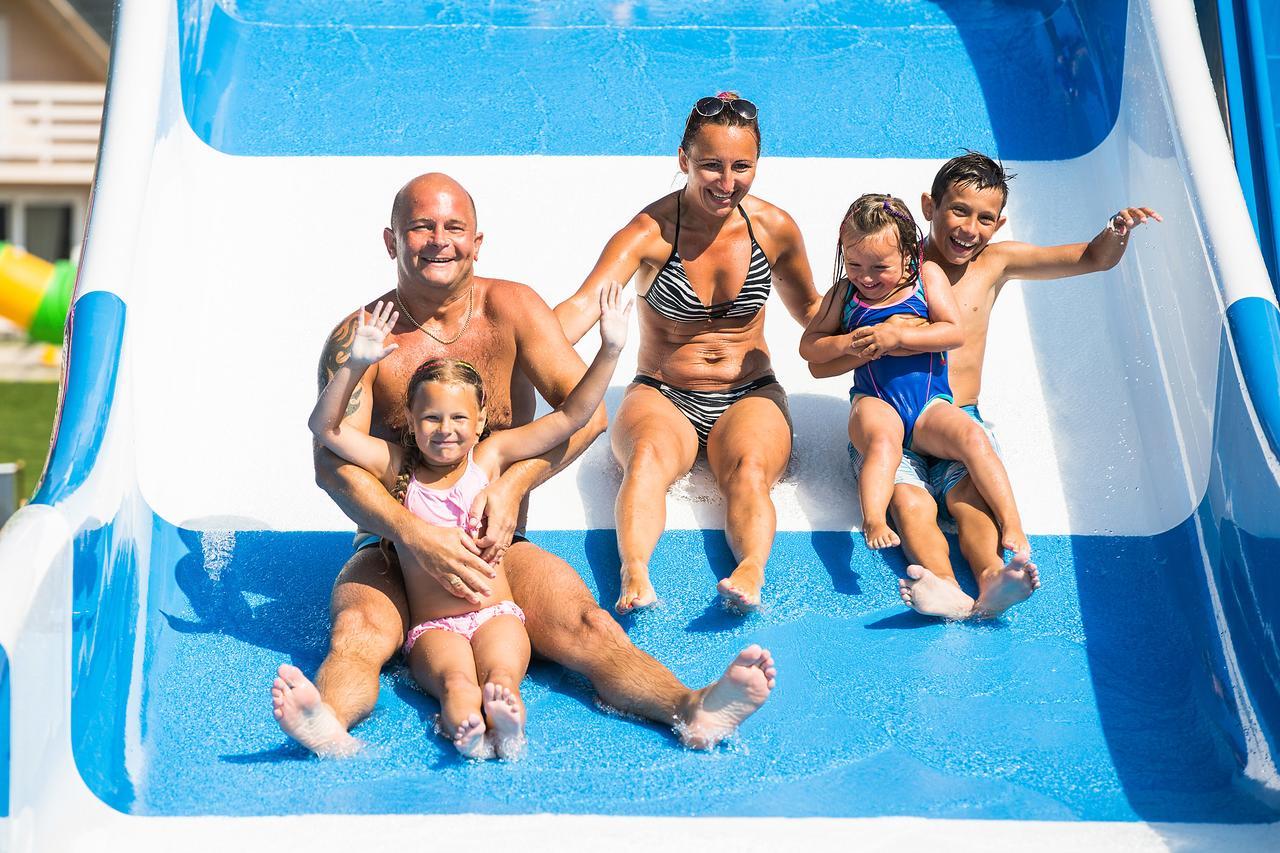 Holiday Park & Resort Нехоже Экстерьер фото